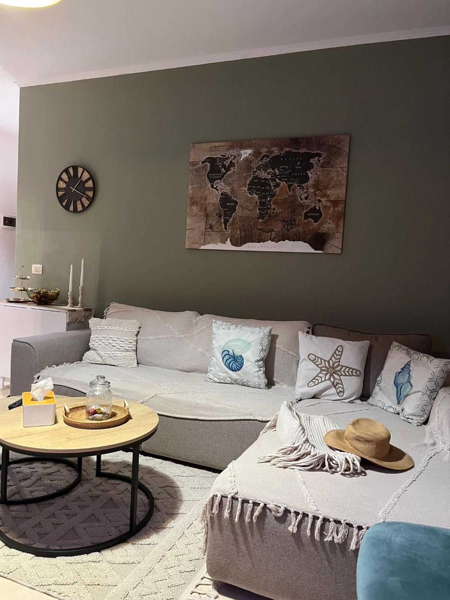 Apartament Theomar *